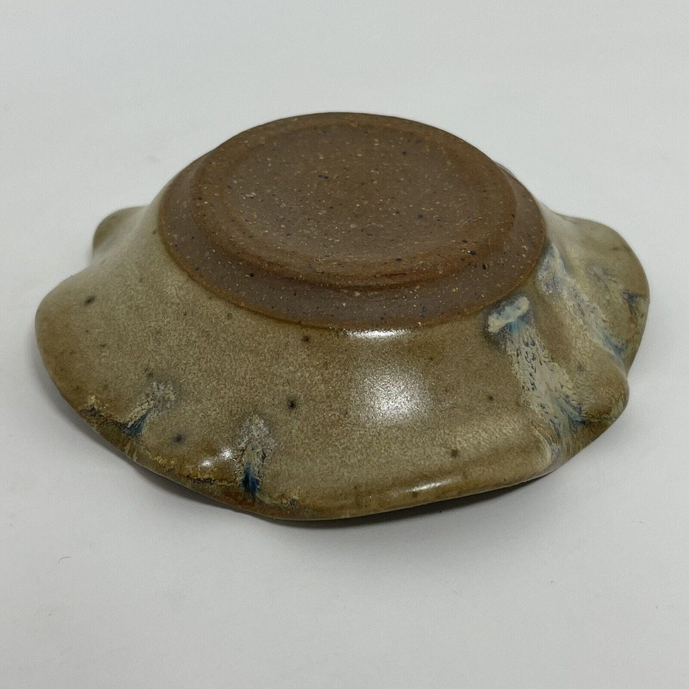 Small Round Glass Crystal Bottom Scalloped Edge Trinket Dish Ashtray Multicolor - Picture 7 of 11